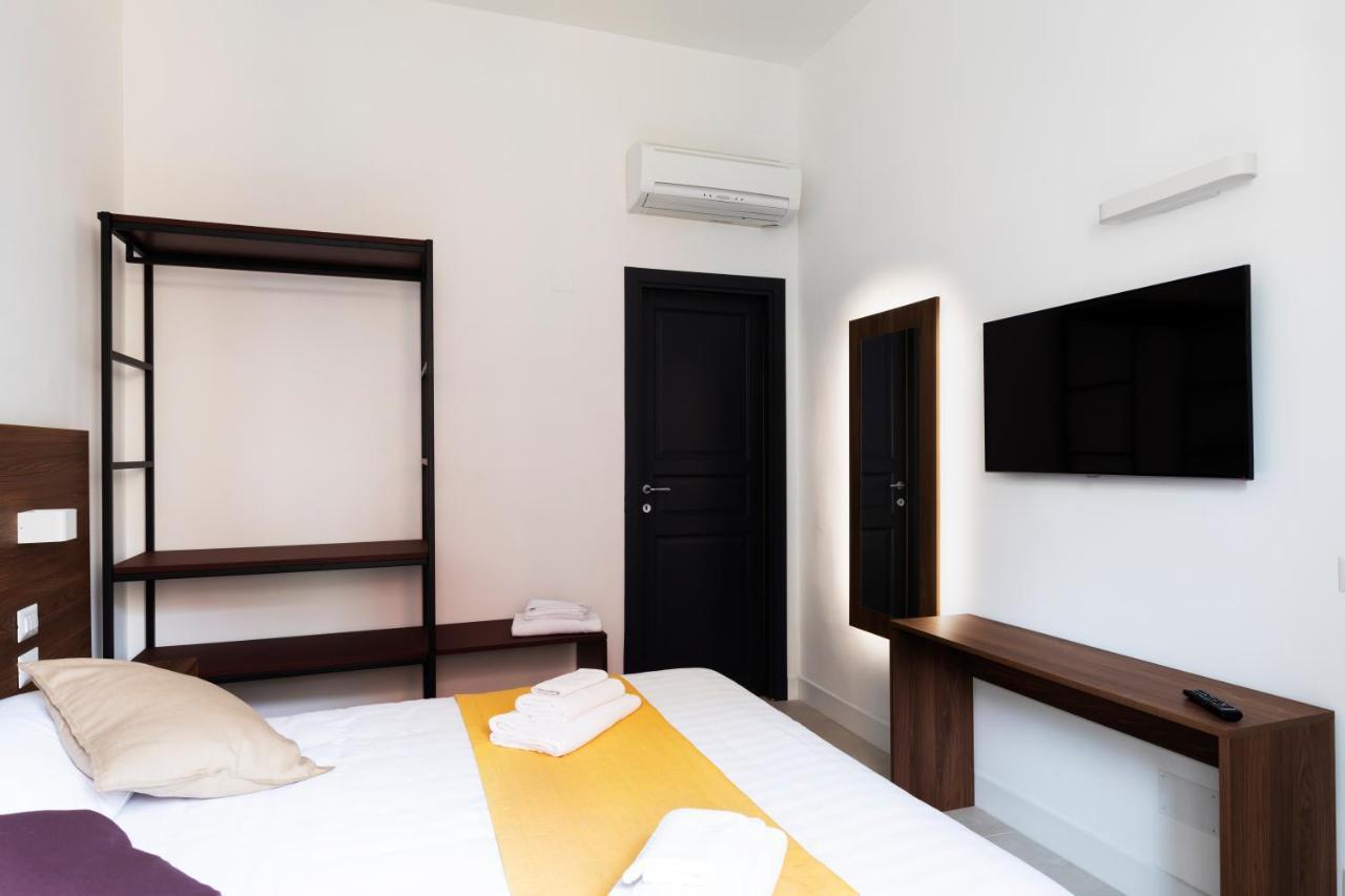 Acate81 Lifestyle * Naples