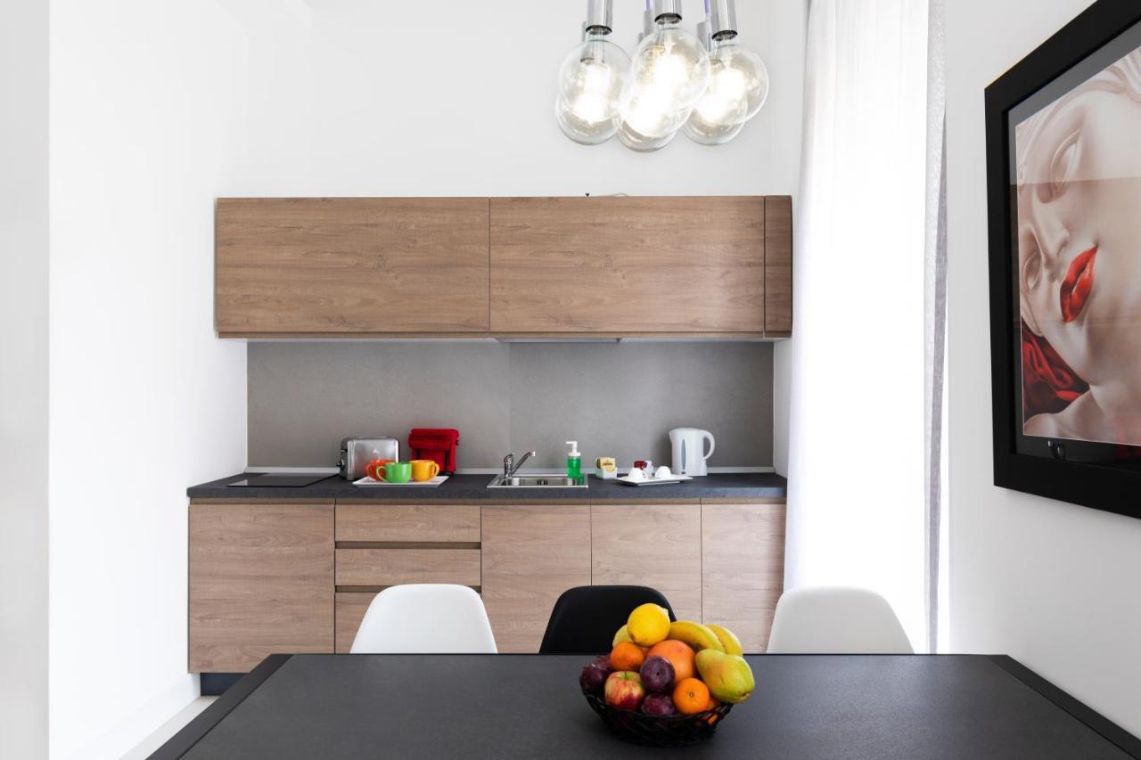 Acate81 Lifestyle * Naples